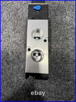 INGERSOLL-RAND ARO M213SS-120-A 4-Way 2 Position Solenoid Valve 3/8 NPT/120V
